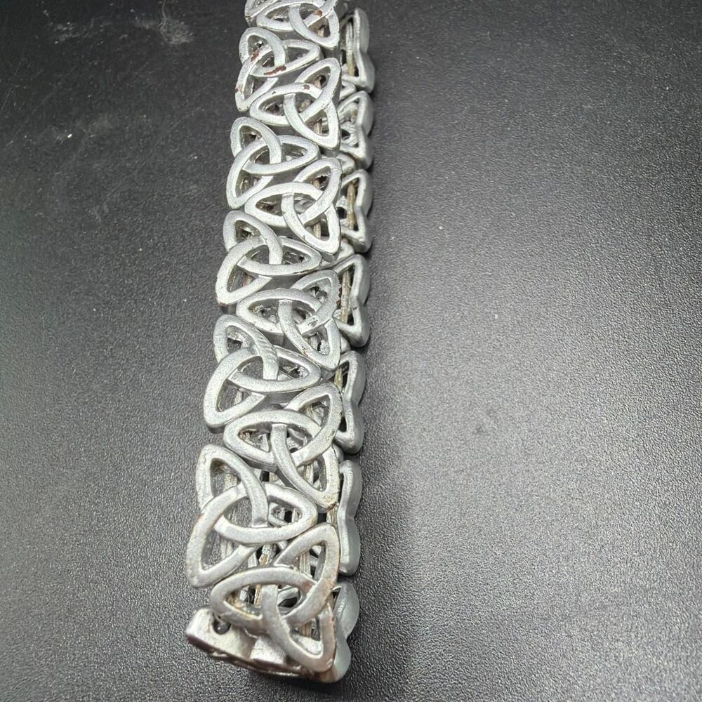 Celtic-co Women's Silver and Grey Jewellery